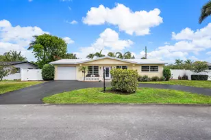 2741 NE 52nd St, Lighthouse Point, FL 33064 - Photo 4