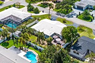 2741 NE 52nd St, Lighthouse Point, FL 33064 - Photo 36
