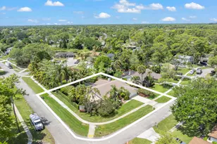 12378 Sawgrass Ct, Wellington, FL 33414 - Photo 4
