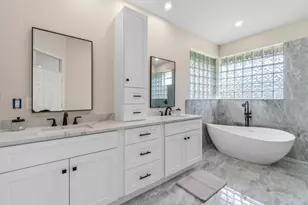 15621 Latina Pl, Wellington, FL 33414 - Photo 16