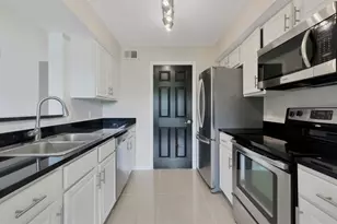 2627 NW 33rd St, Oakland Park, FL 33309 - Photo 8