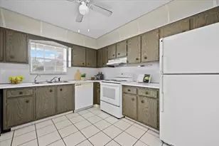 102 Amherst Ln, Greenacres, FL 33467 - Photo 4