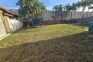 8908 NW 187th St, Hialeah, FL 33018 - Photo 12