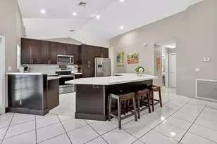 18743 Cape Sable Dr, Boca Raton, FL 33498 - Photo 6