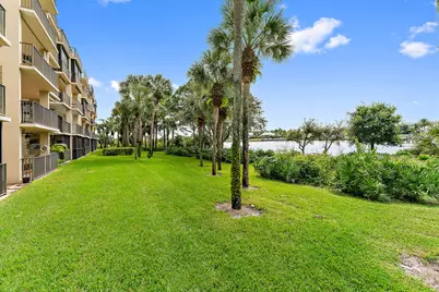 1001 Seafarer Circle #204, Jupiter, FL 33477 - Photo 4