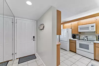 1001 Seafarer Circle #204, Jupiter, FL 33477 - Photo 8