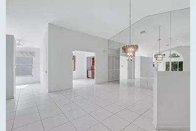 9758 Harbour Lake Circle, Boynton Beach, FL 33437 - Photo 10