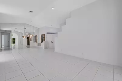 9758 Harbour Lake Circle, Boynton Beach, FL 33437 - Photo 8