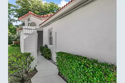 9758 Harbour Lake Circle, Boynton Beach, FL 33437 - Photo 2
