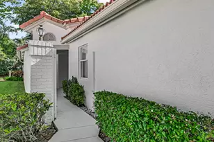 9758 Harbour Lake Cir, Boynton Beach, FL 33437 - Photo 2