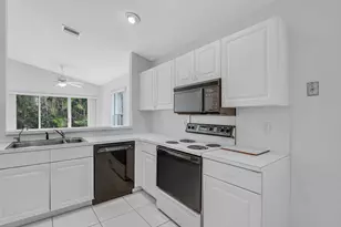 9758 Harbour Lake Cir, Boynton Beach, FL 33437 - Photo 20