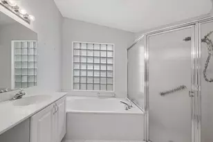 9758 Harbour Lake Cir, Boynton Beach, FL 33437 - Photo 32