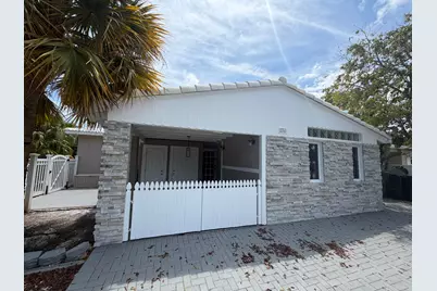 204 S Seacrest Circle, Delray Beach, FL 33444 - Photo 2