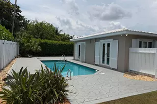 204 S Seacrest Cir, Delray Beach, FL 33444 - Photo 2
