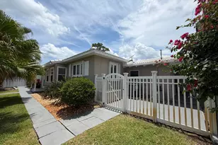 204 S Seacrest Cir, Delray Beach, FL 33444 - Photo 30