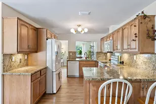 9831 Hyacinth Cir S, Palm Beach Gardens, FL 33410 - Photo 10