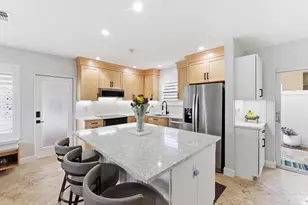 1436 NE 38th St, Oakland Park, FL 33334 - Photo 2