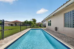 9157 Citrus Isle Ln, Lake Worth, FL 33467 - Photo 46