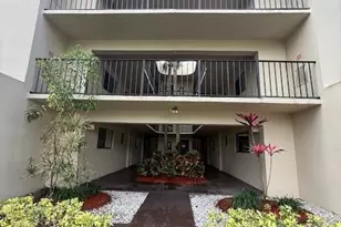 5220 Las Verdes Cir, Delray Beach, FL 33484 - Photo 2
