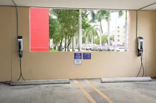 18335 NW 68th Ave, Hialeah, FL 33015 - Photo 12