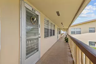 215 Sheffield I, West Palm Beach, FL 33417 - Photo 2