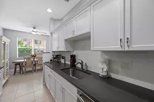 214 River Bluff Ln, Royal Palm Beach, FL 33411 - Photo 4