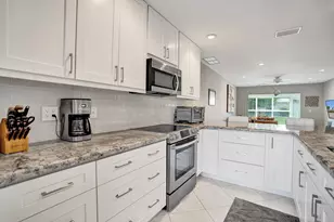 8620 Chevy Chase Dr, Boca Raton, FL 33433 - Photo 4