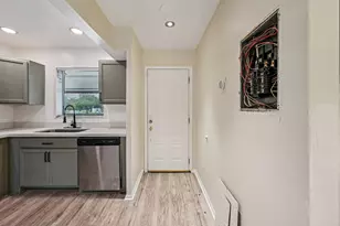 6001 Shaker Wood Cir, Tamarac, FL 33319 - Photo 8