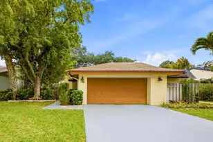 56 Baytree Cir, Boynton Beach, FL 33436 - Photo 1