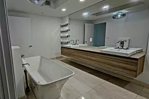 17301 Biscayne Blvd, North Miami Beach, FL 33160 - Photo 18