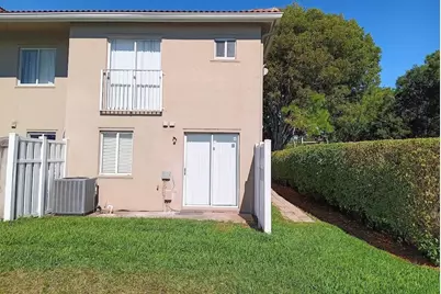 150 Riviera Circle, Weston, FL 33326 - Photo 2