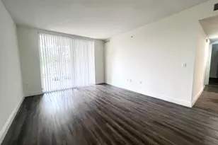 18335 NW 68th Ave, Hialeah, FL 33015 - Photo 2