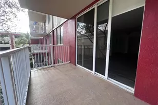 18335 NW 68th Ave, Hialeah, FL 33015 - Photo 10