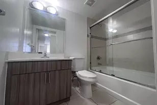 18335 NW 68th Ave, Hialeah, FL 33015 - Photo 8