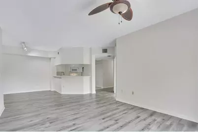 2725 Anzio Court #202, Palm Beach Gardens, FL 33410 - Photo 4