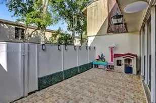 833 NW 81st Ave, Plantation, FL 33324 - Photo 32