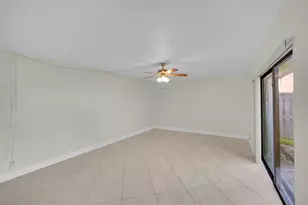 128 Lake Arbor Dr, Palm Springs, FL 33461 - Photo 6