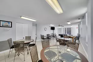 801 S Ocean Dr, Hollywood, FL 33019 - Photo 42