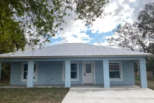 2432 NW 5th St, Okeechobee, FL 34972 - Photo 2