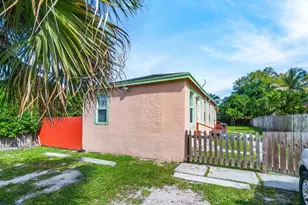 320 Swain Blvd, Greenacres, FL 33463 - Photo 4