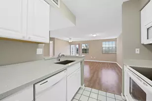 2861 N Oakland Forest Dr, Oakland Park, FL 33309 - Photo 4