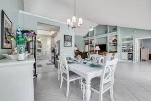 2390 Saratoga Bay Dr, West Palm Beach, FL 33409 - Photo 12