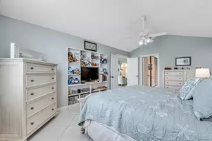2390 Saratoga Bay Dr, West Palm Beach, FL 33409 - Photo 24