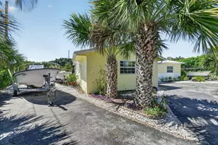 1006 SW 28th Ave, Boynton Beach, FL 33426 - Photo 2