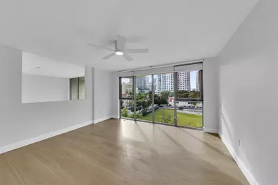 900 SE 2nd Street #502, Fort Lauderdale, FL 33301 - Photo 10