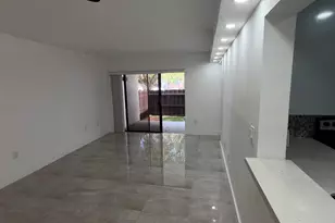 9405 Fontainebleau Blvd, Miami, FL 33172 - Photo 4