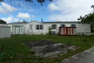 89 S Stuart Cir, Greenacres, FL 33463 - Photo 2