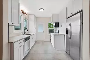 517 Sunrise Ct, Lake Worth Beach, FL 33460 - Photo 4
