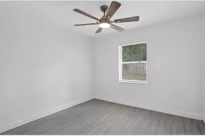 124 SE Eyerly Avenue, Port Saint Lucie, FL 34983 - Photo 16