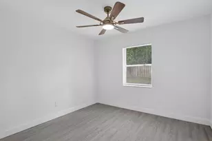 124 SE Eyerly Ave, Port Saint Lucie, FL 34983 - Photo 16